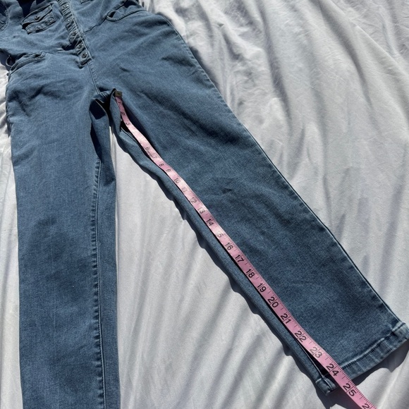 Guess Denim Jumpsuit Short Sleeve Button Front Size S Stretchy - Picture 6 of 8